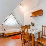 Siuster Comfort - Komfortowa Z Doskonałą Lokalizacją, Niedaleko Term Bukovina I Stoku Narciarskiego - Idealna Dla Rodzin Nocleg ze śniadaniem 3*