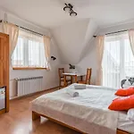 Nocleg ze śniadaniem Siuster Comfort - Komfortowa Z Doskonałą Lokalizacją, Niedaleko Term Bukovina I Stoku Narciarskiego - Idealna Dla Rodzin