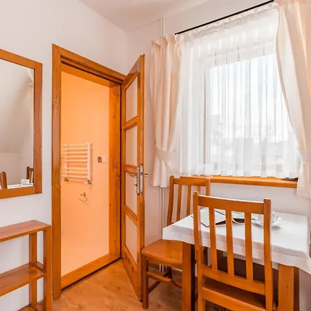 Nocleg ze śniadaniem Siuster Comfort - Komfortowa Z Doskonałą Lokalizacją, Niedaleko Term Bukovina I Stoku Narciarskiego - Idealna Dla Rodzin 3*