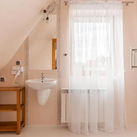 Siuster Comfort - Komfortowa Z Doskonala Lokalizacja, Niedaleko Term Bukovina 住宿加早餐酒店 3*
