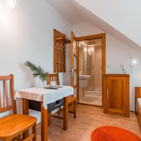 住宿加早餐酒店 Siuster Comfort - Komfortowa Z Doskonala Lokalizacja, Niedaleko Term Bukovina