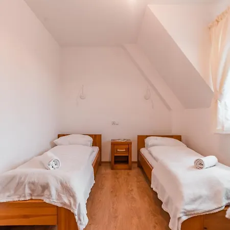 Siuster Comfort - Komfortowa Z Doskonala Lokalizacja, Niedaleko Term Bukovina I Stoku Narciarskiego - Idealna Dla Rodzin