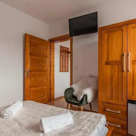 住宿加早餐酒店 Siuster Comfort - Komfortowa Z Doskonala Lokalizacja, Niedaleko Term Bukovina 3*