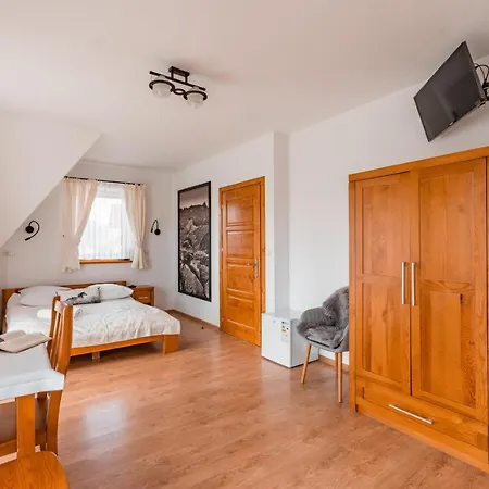 Siuster Comfort - Komfortowa Z Doskonala Lokalizacja, Niedaleko Term Bukovina Couette-café 3*