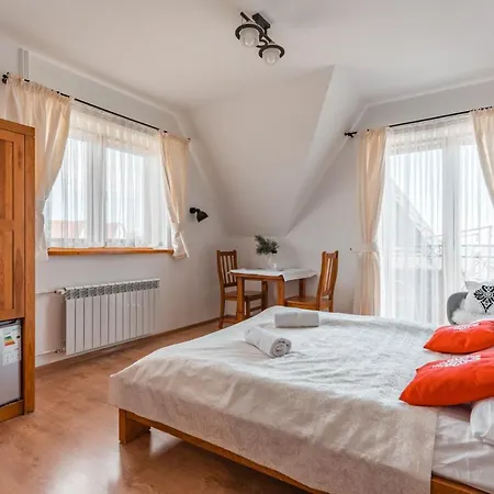 Couette-café Siuster Comfort - Komfortowa Z Doskonala Lokalizacja, Niedaleko Term Bukovina