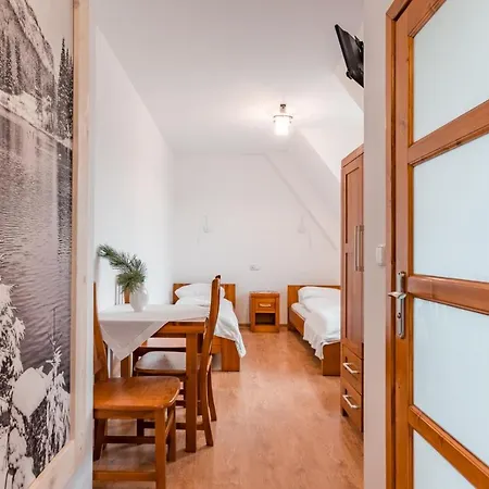 住宿加早餐酒店 Siuster Comfort - Komfortowa Z Doskonala Lokalizacja, Niedaleko Term Bukovina 布库维纳塔然斯卡